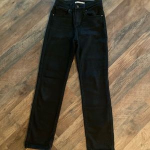 Black High Rise Straight Levi’s